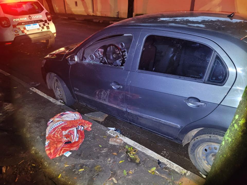 Foto 2 de 2 — Homem é preso pela Polícia Militar após tentar furtar veículo no centro de Araraquara